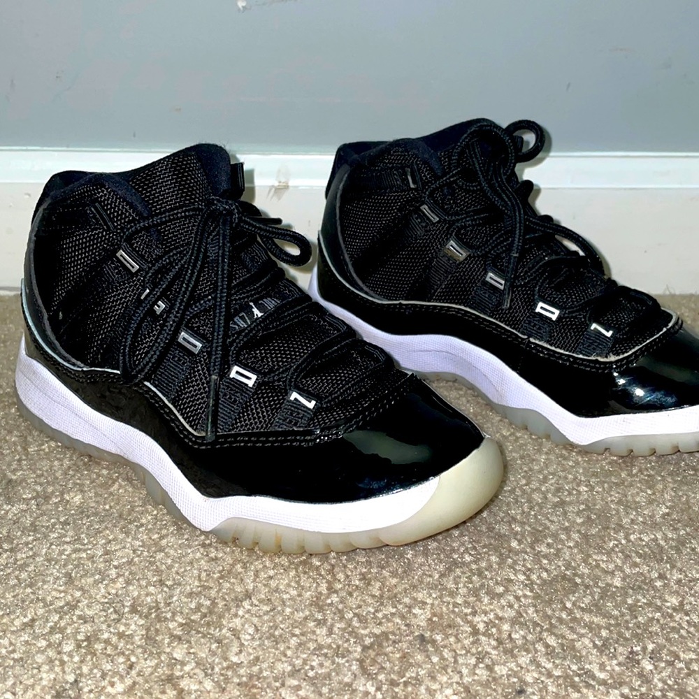 Jordan Kids size 12C, very good condition, worn 1 time. Like new